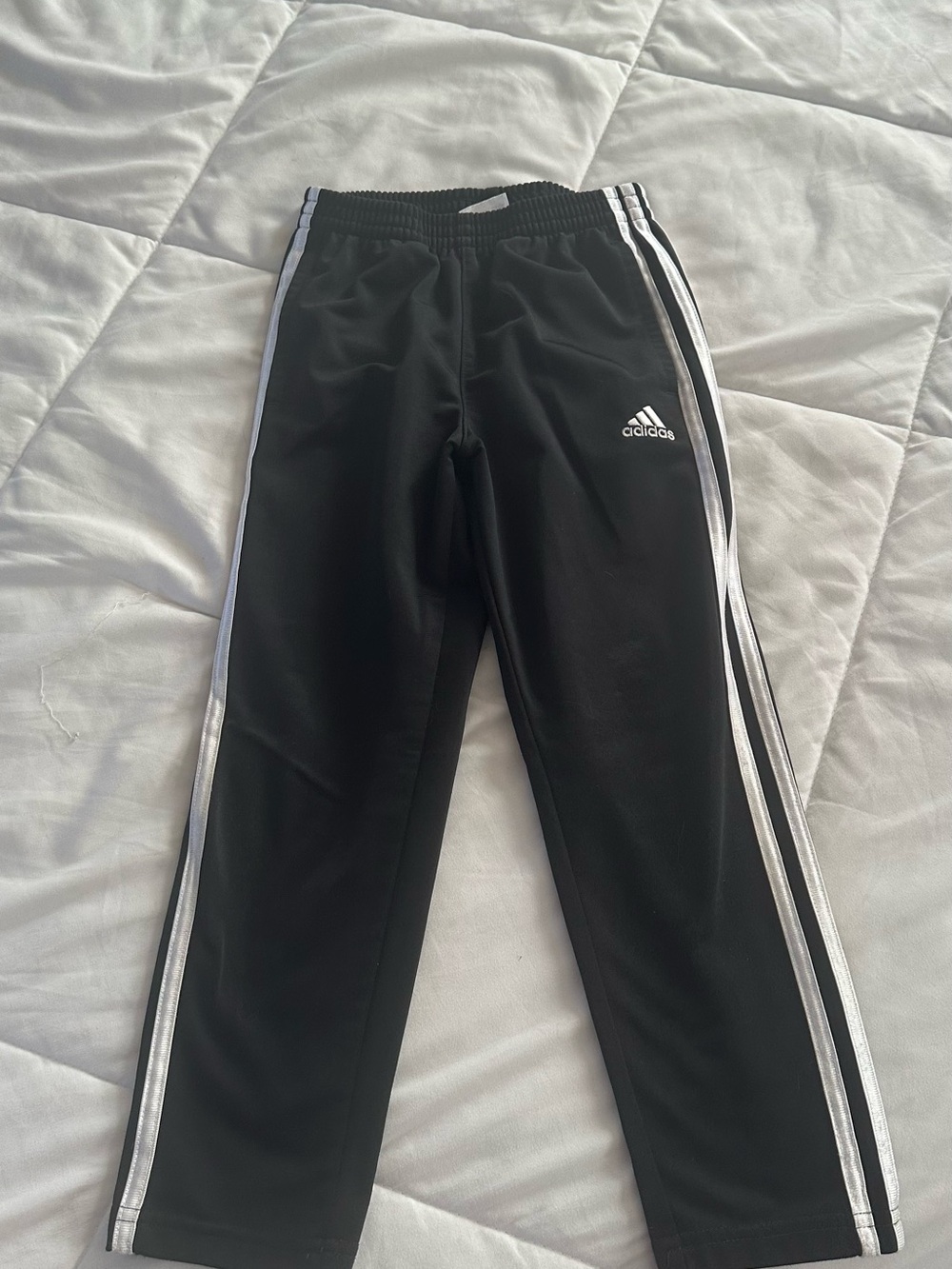 Adidas Kids Bundle Joggers Set (5 items) - Picture 4 of 6